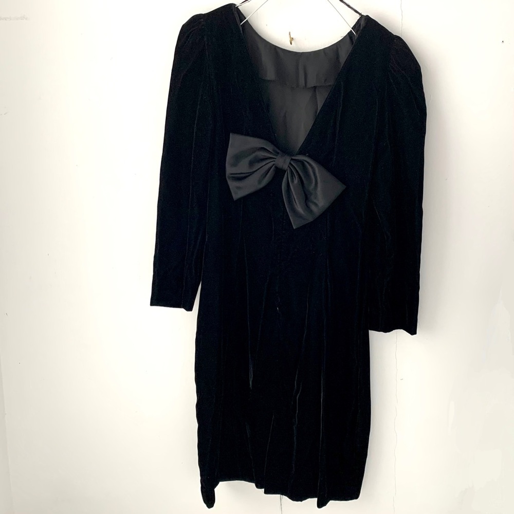 vintage 80s black velvet mini-dress w/ back bow NYE holiday formal cocktail